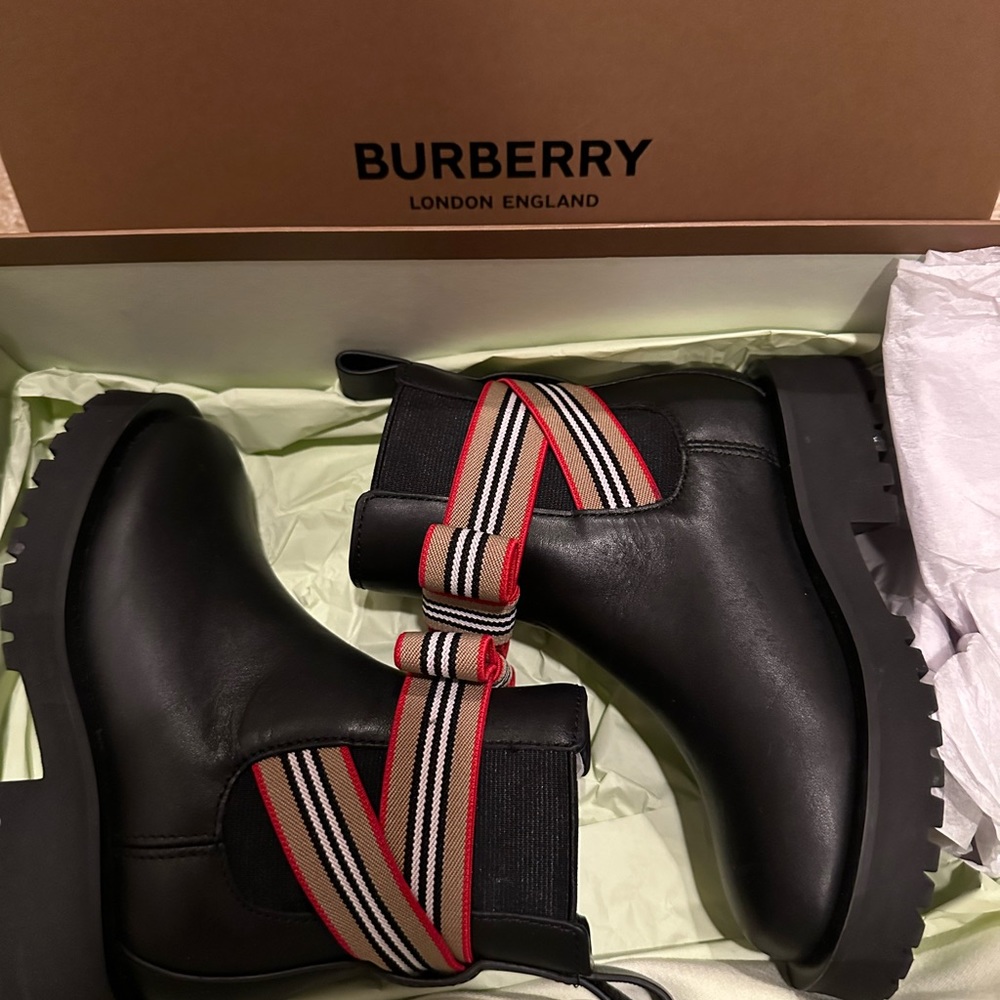 Burberry Black Icon Stripe Kid Boots